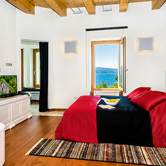 Red Ivy Room